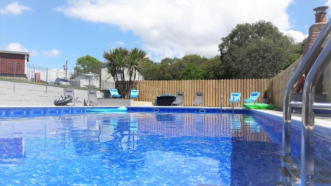 Greenways Valley Holiday Park เกรททอร์ริงตัน ภายนอก รูปภาพ