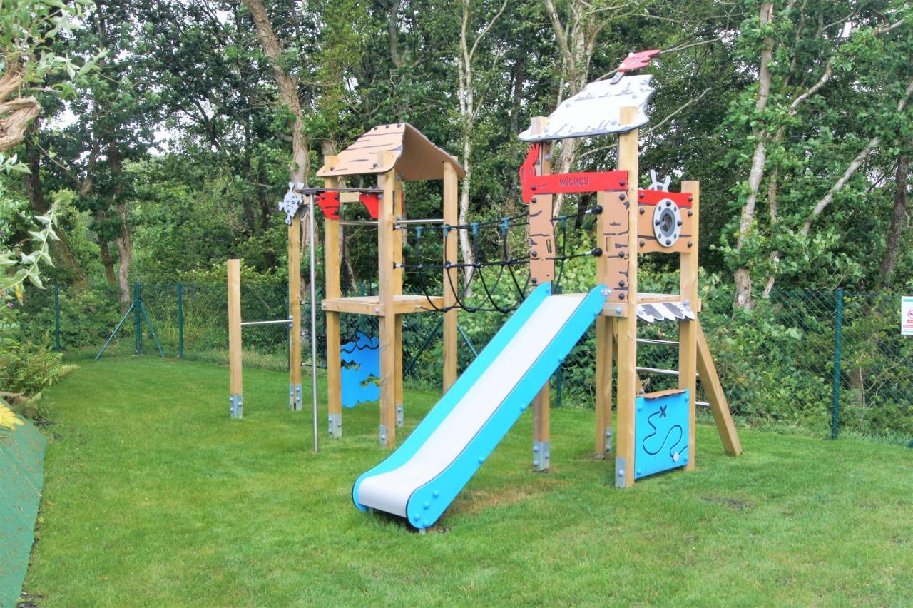 Greenways Valley Holiday Park เกรททอร์ริงตัน ภายนอก รูปภาพ